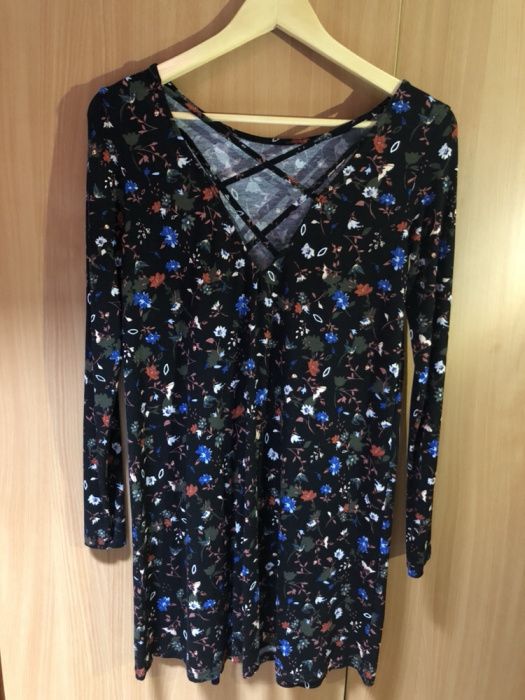 Vestido flores pormenor nas costas