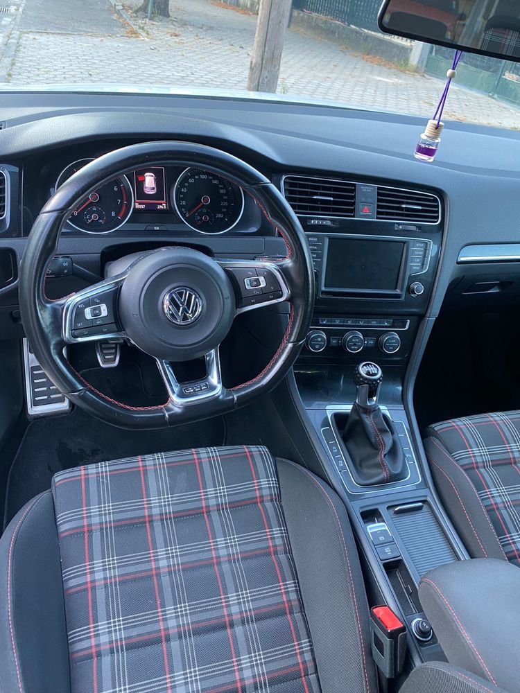 VW Golf 7 GTI 2.0 TSI 2016 3P