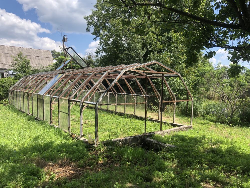 Продам теплицю під скло та п.е. плівку