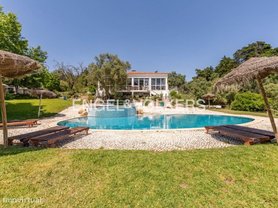 Quinta inserida no Parque da Serra da Arrábida, Habitação e Oportun...
