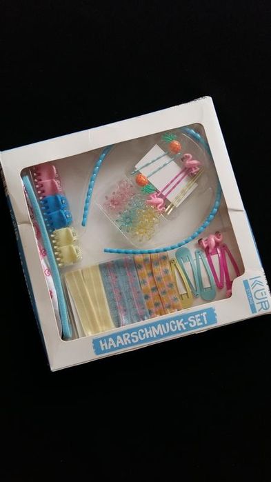 Комплект/набір заколок, гумок і ободків