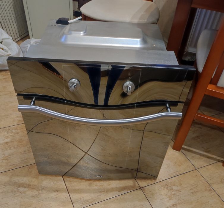 Piekarnik pod zabudowę Amica