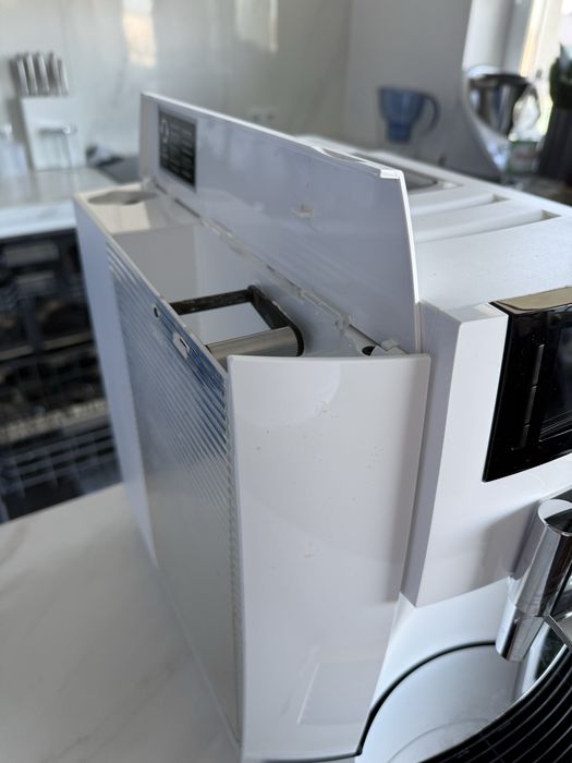 Jura E8 (EA) Piano White 2020 stan bdb