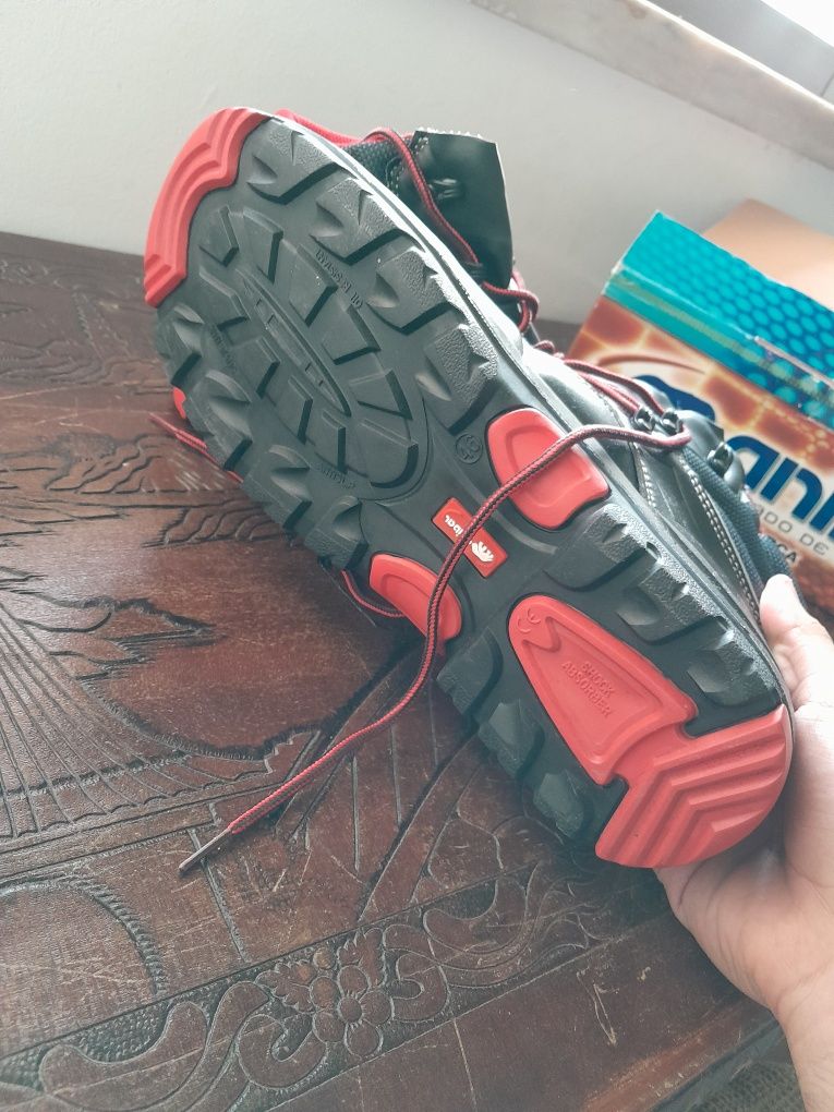 Vendo Bota Biqueira de Aço S3 SRC NOVAS