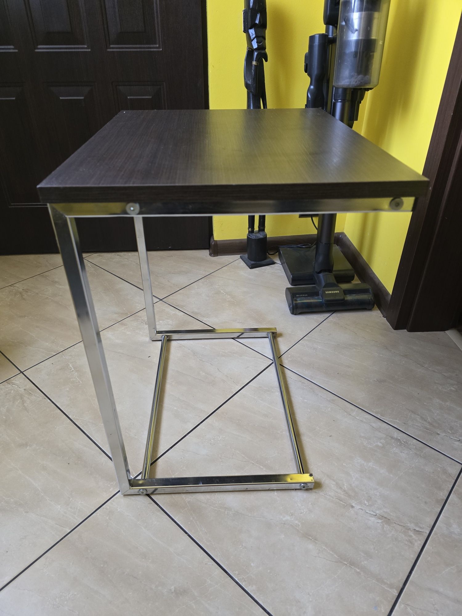 Stolik pod laptopa