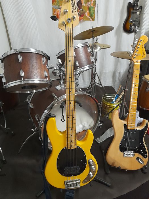 Guitarras como novas .