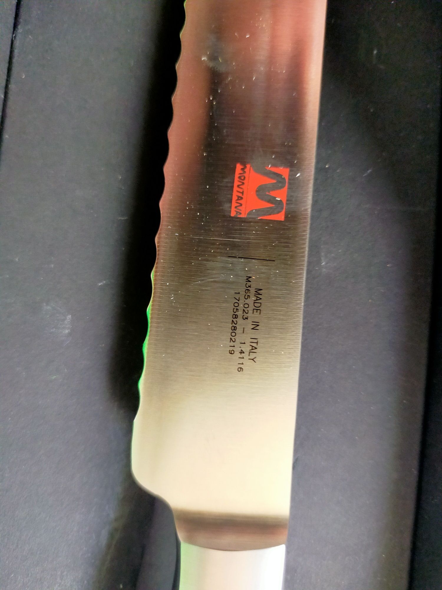 Nóż stalowy włoski