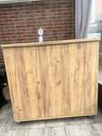 Mobilny bar- drewiany barek piwny
