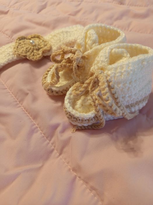 Butki i opaska na sesję niemowlęcą