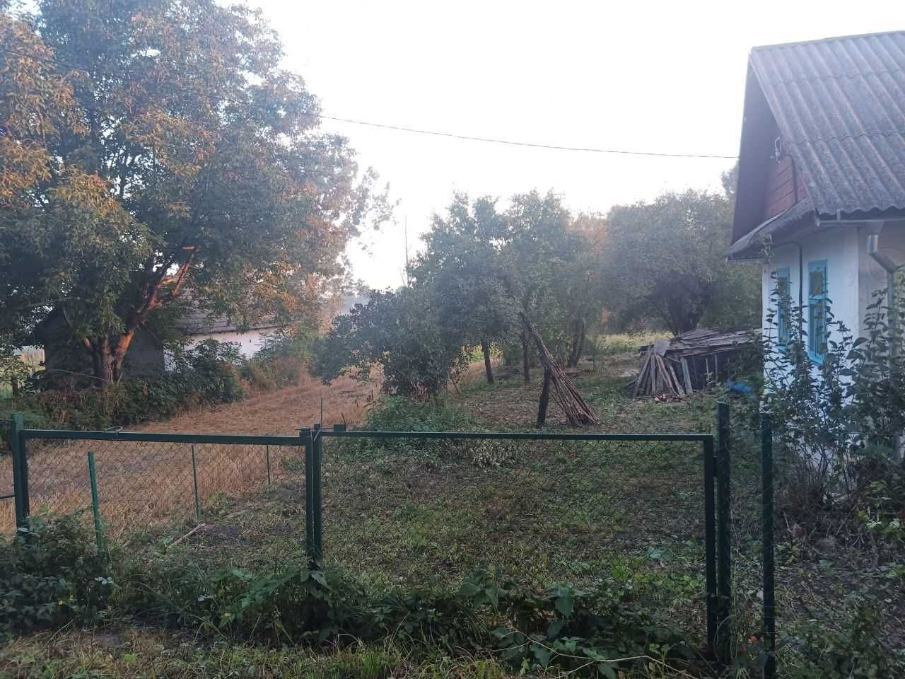 Земельна ділянка  з будинком біля   Дубно