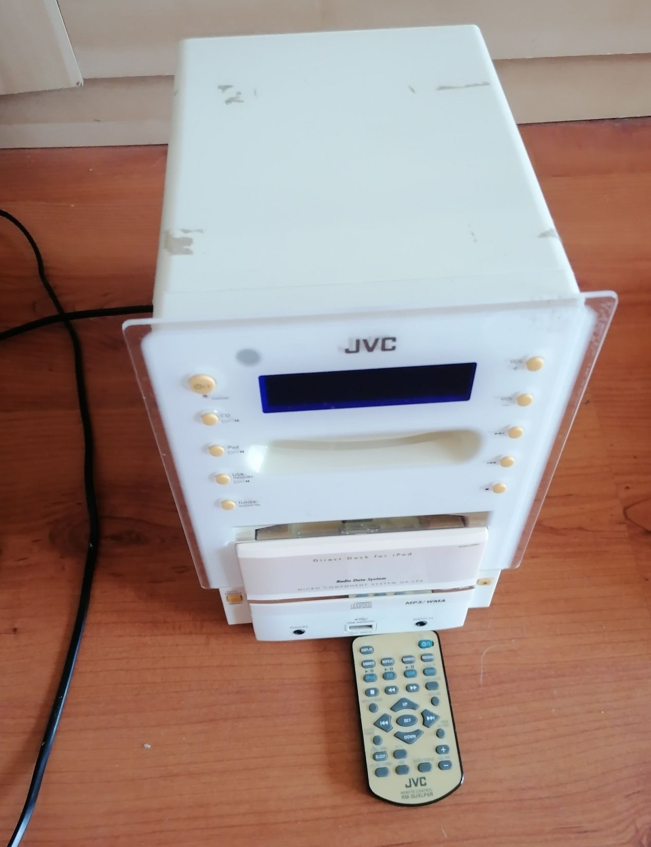 Sistema de Som JVC com CD, USB, Rádio e Dock para iPod + Comando