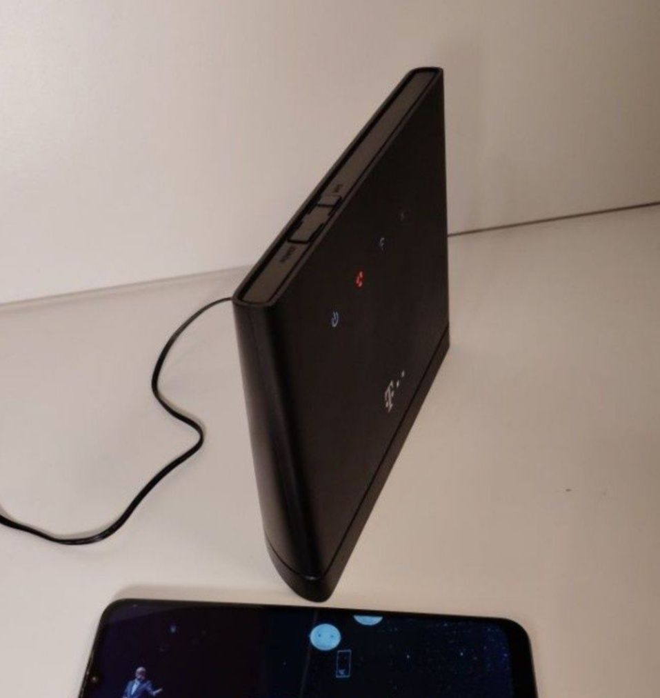 ROUTER na kartę SIM Huawei LTE 4G WiFi 4 gniazda internetowe