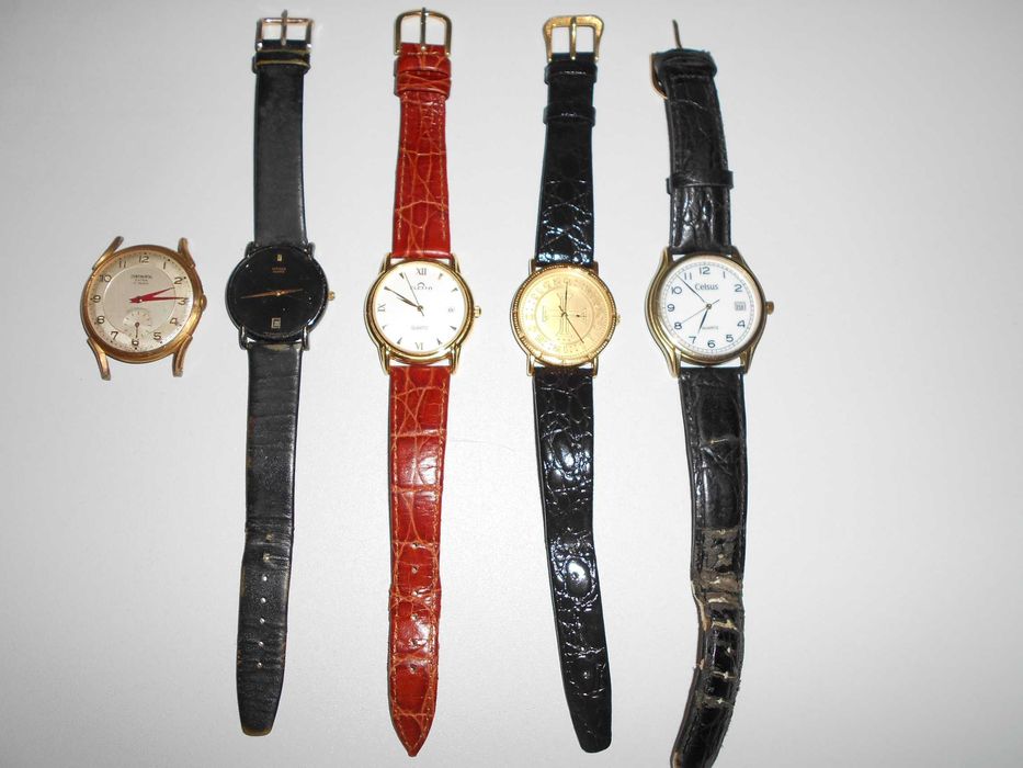 Cinco relógios de pulso de diversas marcas