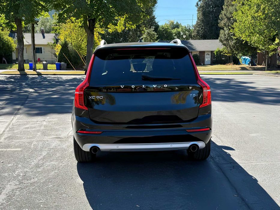 Volvo XC90      2018