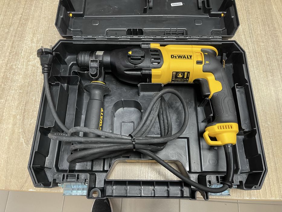 Dewalt D25133 / вживаний перфоратор Девольт 800W