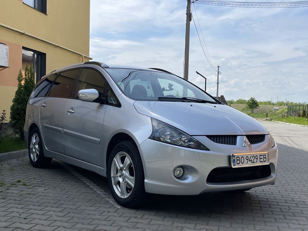 Mitsubishi Grandis 2006 2.4 газ/бенз Автомат