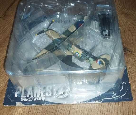 SPITFIRE MK VB - Avioes da II Guerra mundial - Metalico ESCALA 1:72