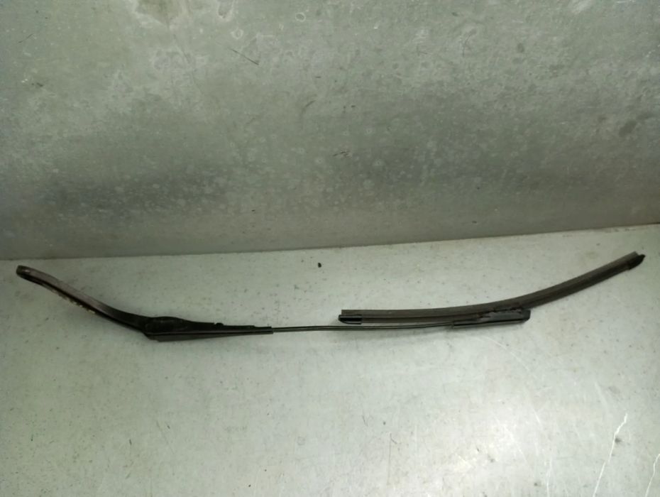 Haste / braço de escova limpa vidros frente direita BMW 1 (F21)