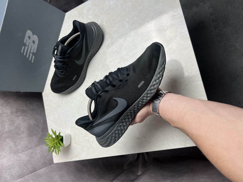 Кроссовки Nike Revolution 5 Розмір 44 Original Взуття
