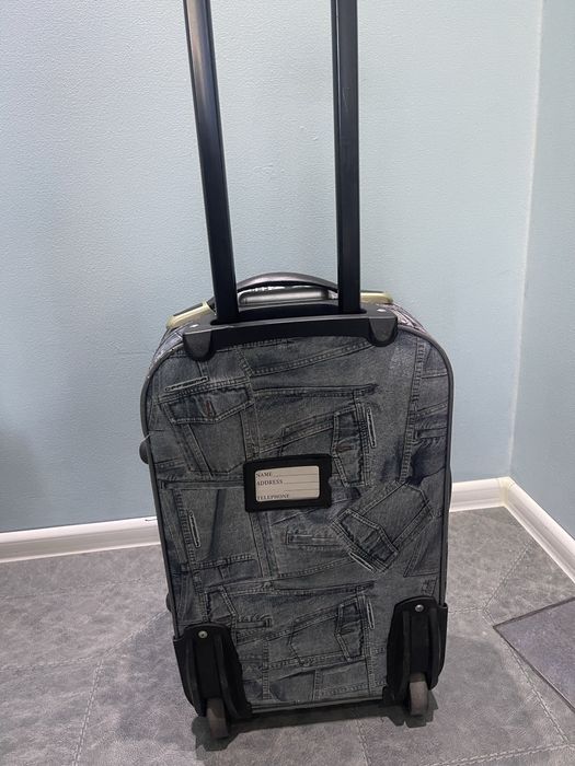 Валіза на колесах