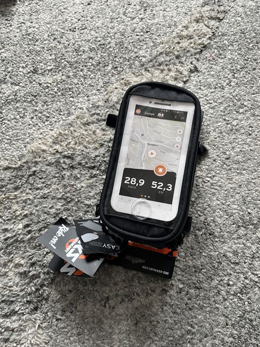Pokrowiec na smartfon SKS