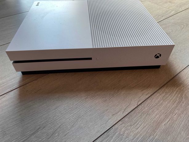 Xbox One S 365 GB + 12 gier