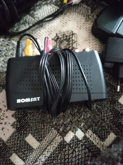 Продам цифровой ТВ-ресивер.