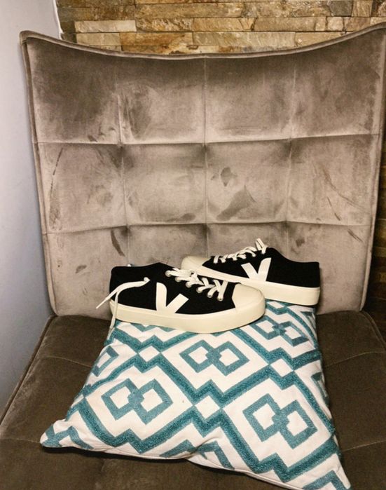 VEJA Wata II Pierre canvas sneakers