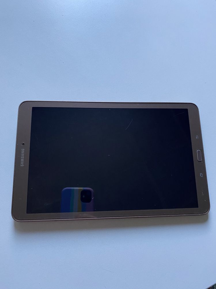 Планшет Samsung Galaxy Tab E SM-T561 8Gb