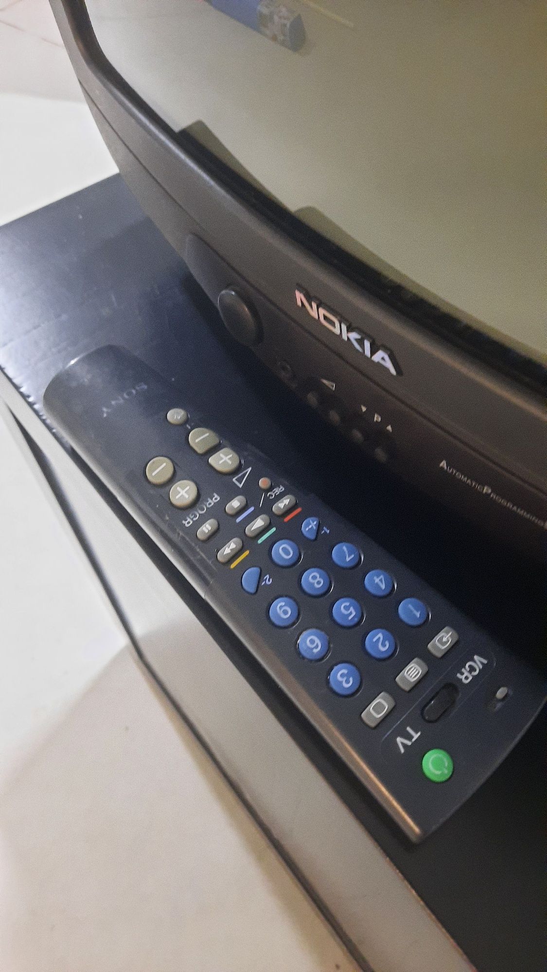 Televisor NOKIA com comando original