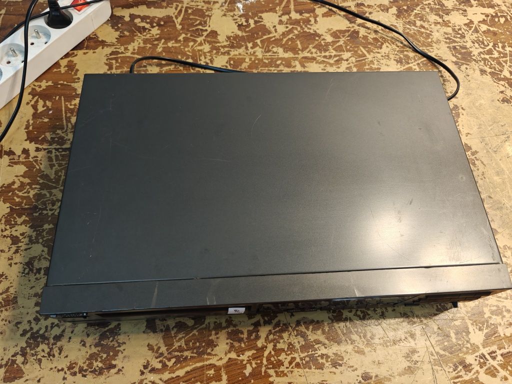 Odtwarzacz CD Technics SL-P377A