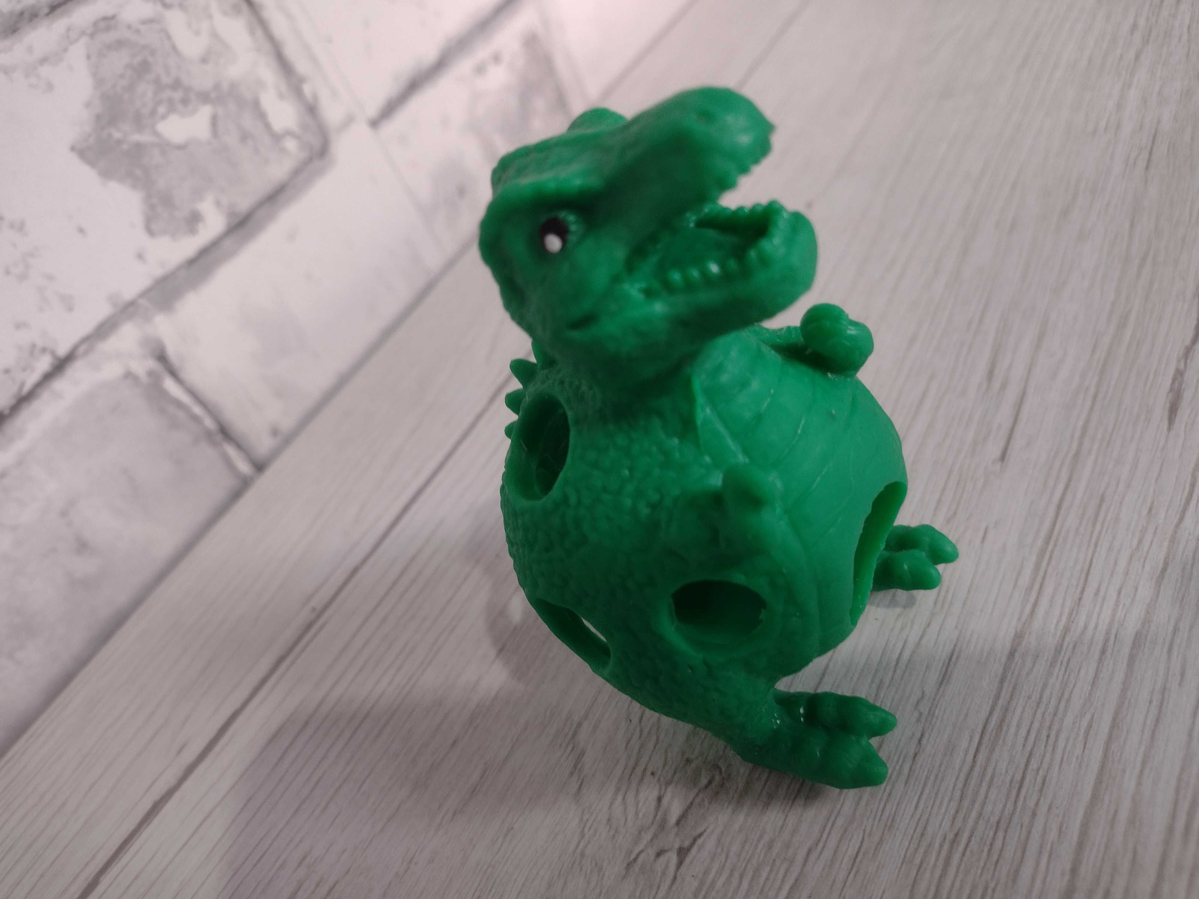 Tyranozaur T-rex zabawka zielony triceratops gumowy  dinozaury miękki