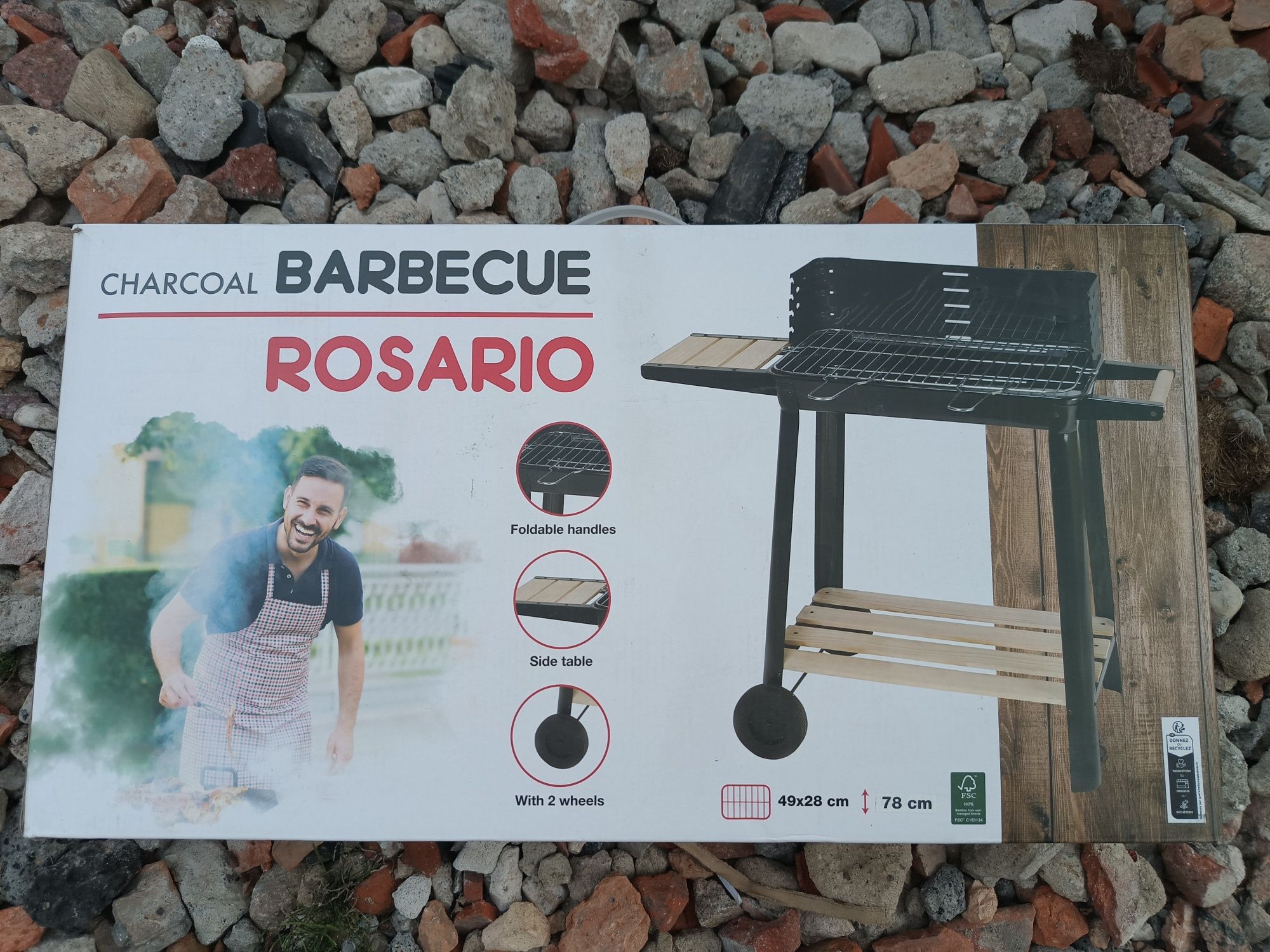 Grill z drewną połka