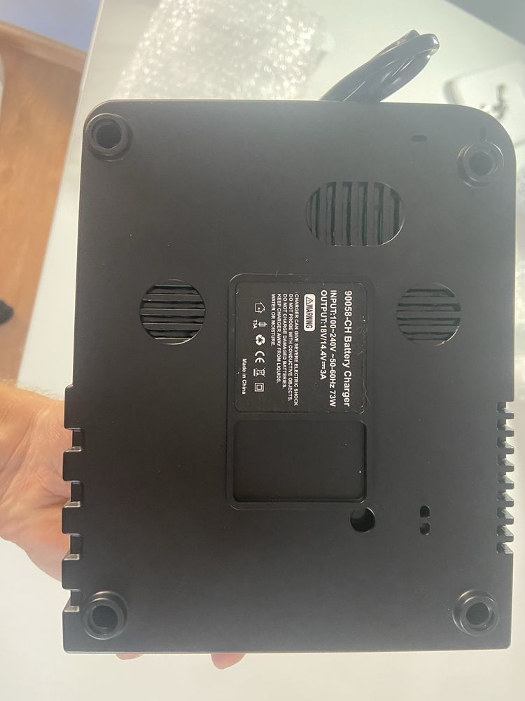 Ładowarka do akumulatorów Makita DC18RC