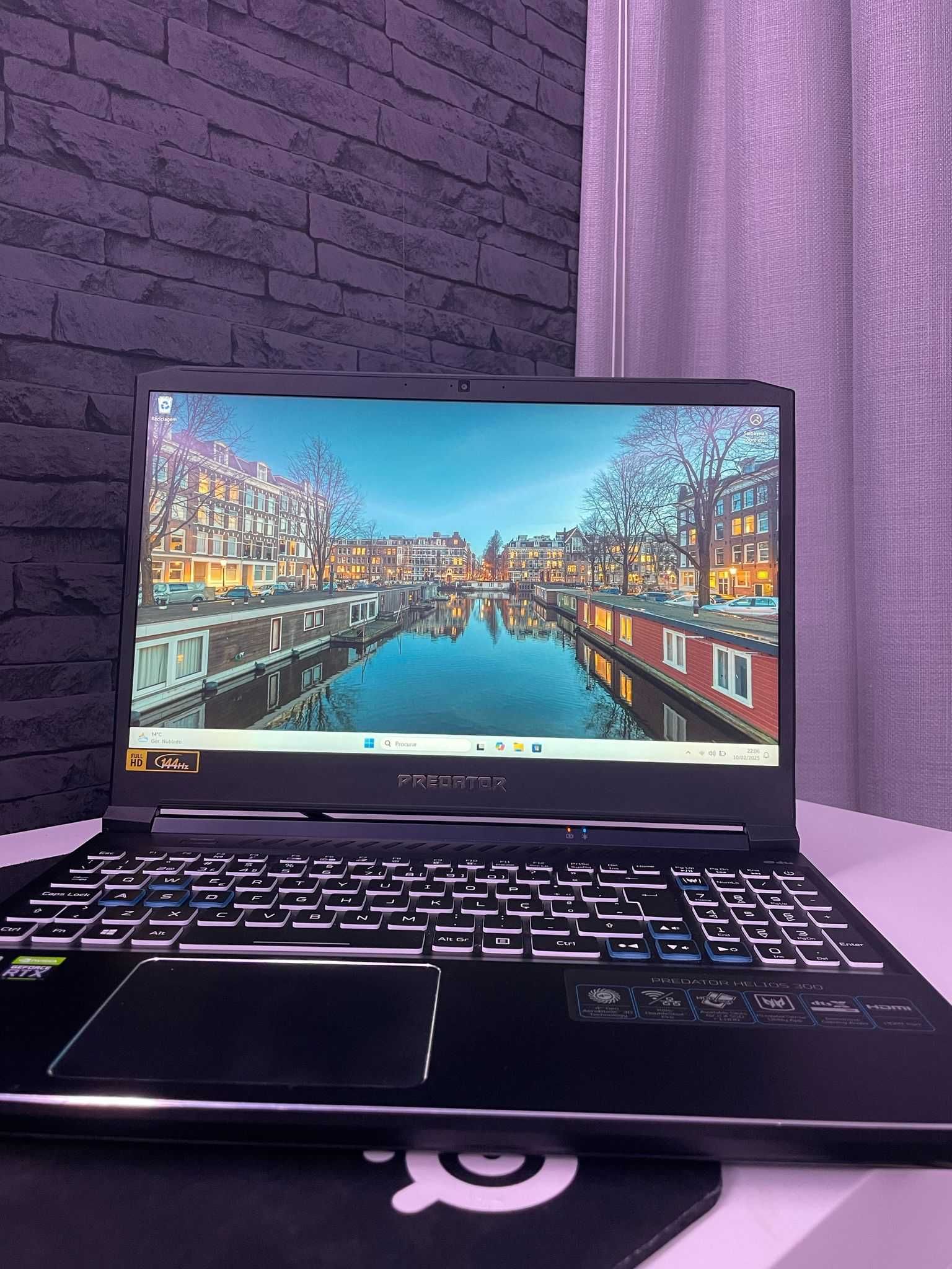 Vendo portátil Predator Helios 300 (como novo)