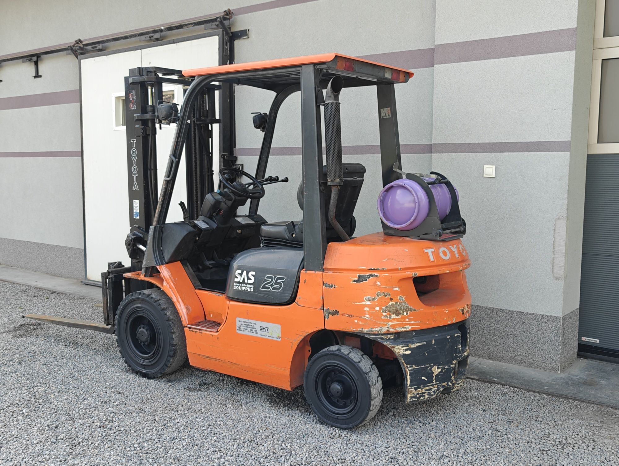 Wózek Widłowy Toyota 7FGF25 Lpg 2.5T  z Niemiec Przebieg 5100mtg