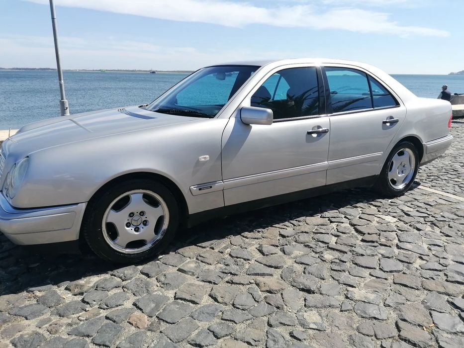 Mercedes-Benz E 300