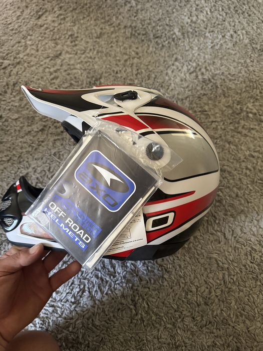 Шолом AXO розмір L Новий ще є окаляри