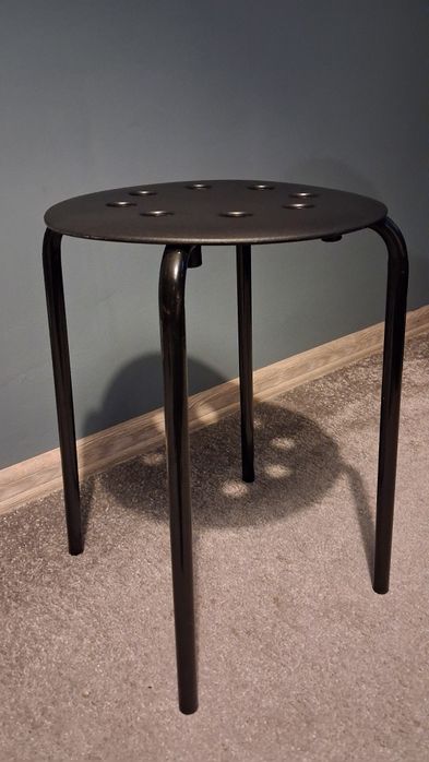 Taboret czarny Ikea