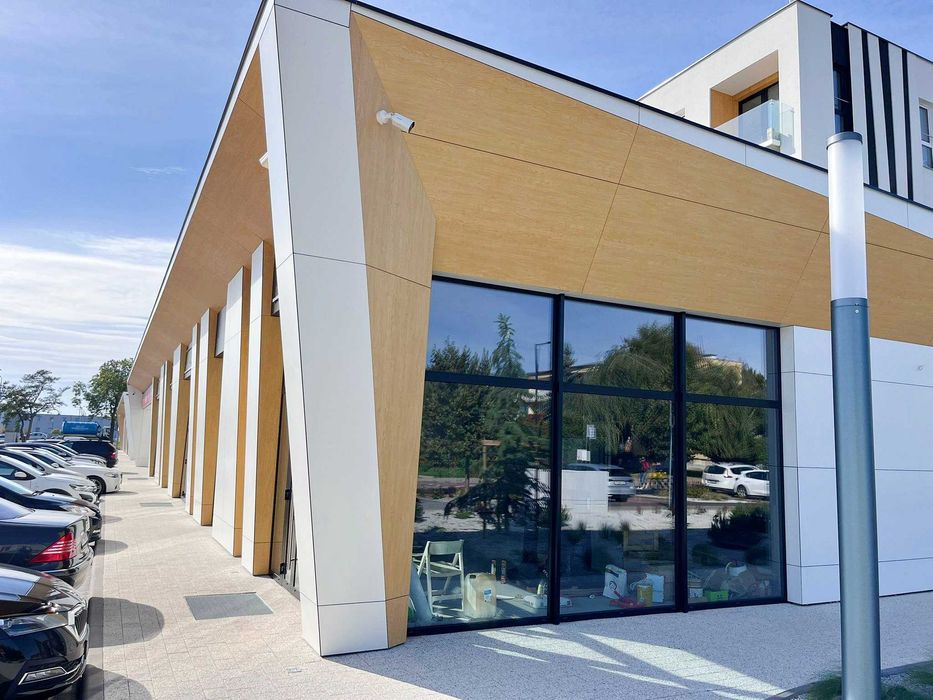 Okazja! Ostatni mały lokal 111m2 w nowym centrum handlowym. Duży ruch.