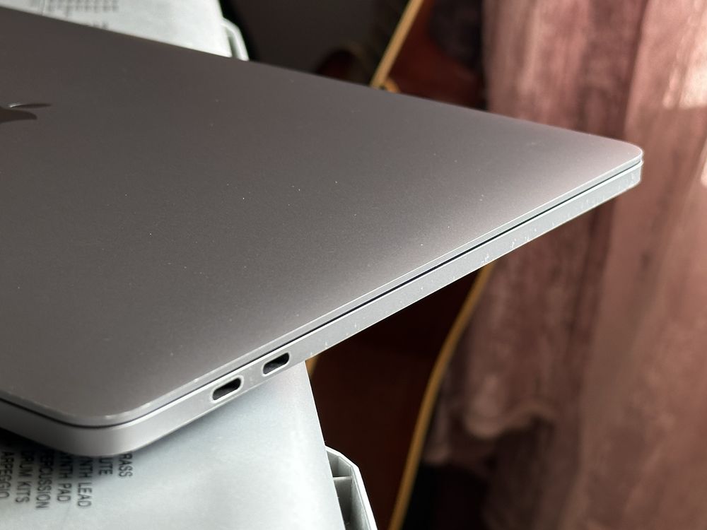 MacBook Pro 2019 | i5/8/128 | TouchBar
