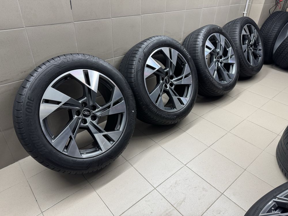 AUDI E-TRON заводський комплек,літніх шин 255/50/20 та дисків R-20
