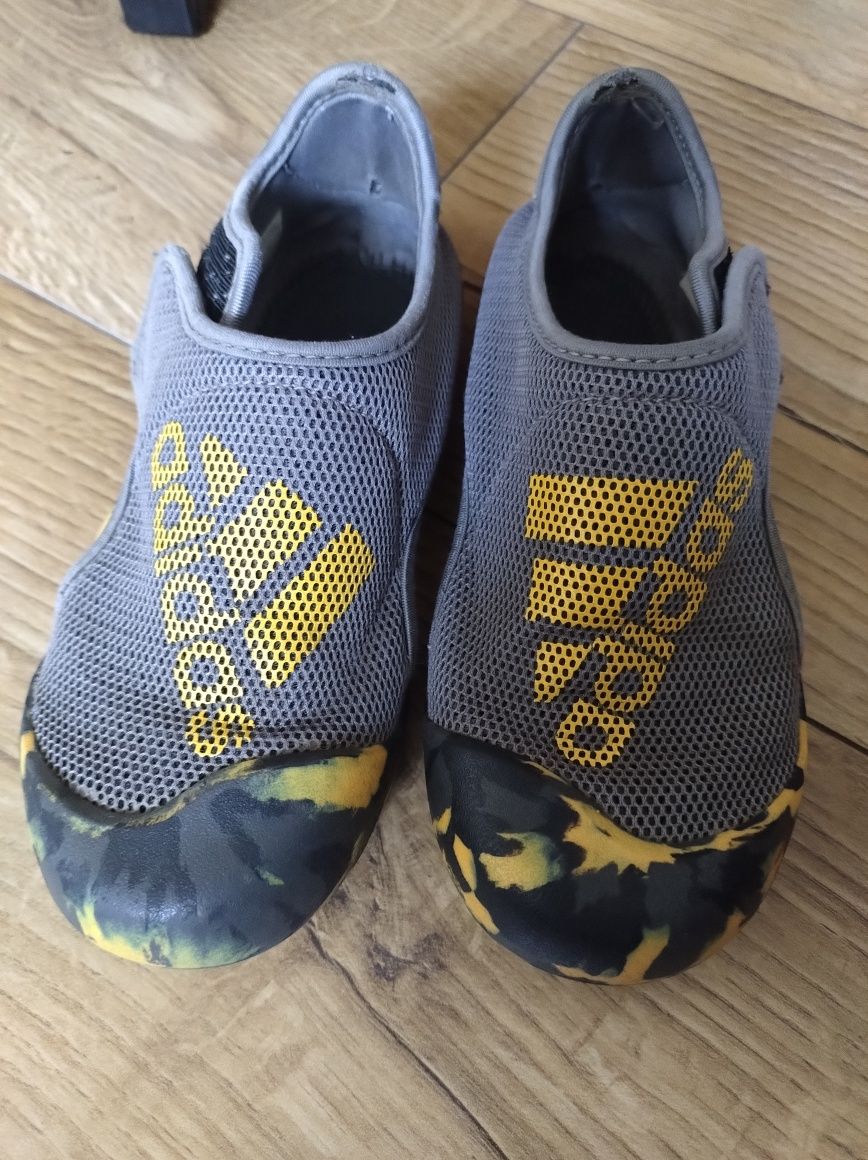 Sprzedam sandały Adidas dla chłopca r. 29