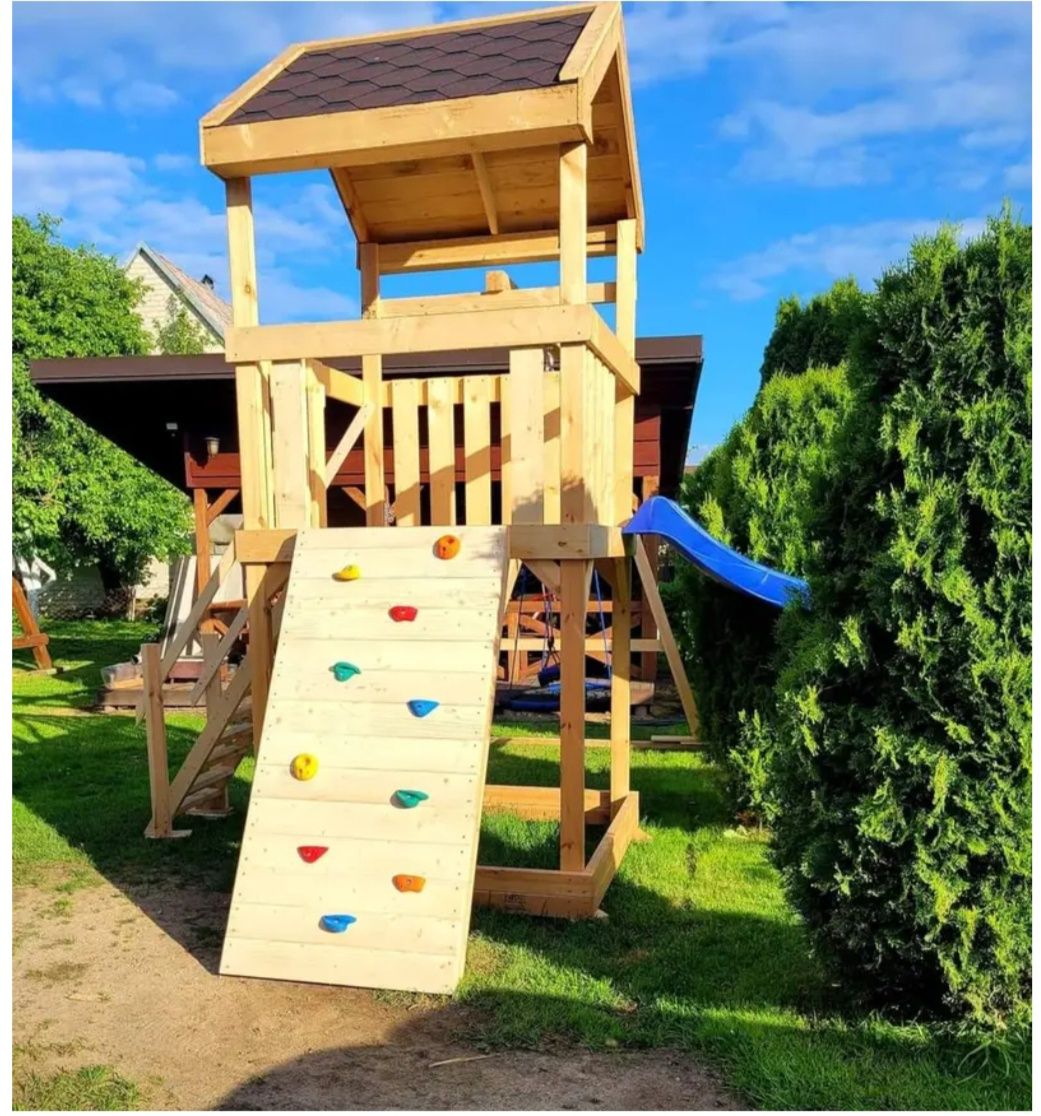 Plac zabaw dla dzieci ,ślizg 3 m,huśtawki,ścianka wspinaczkowa.