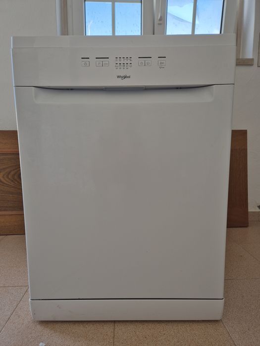 Máquina loiça whirlpool