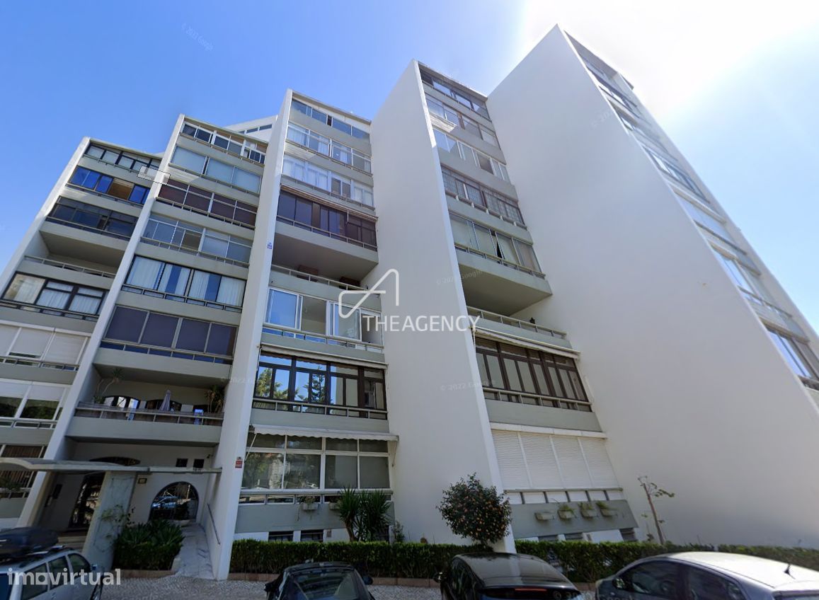 Apartamento T1 para investimento no Edifício Costa do Sol em Cascais