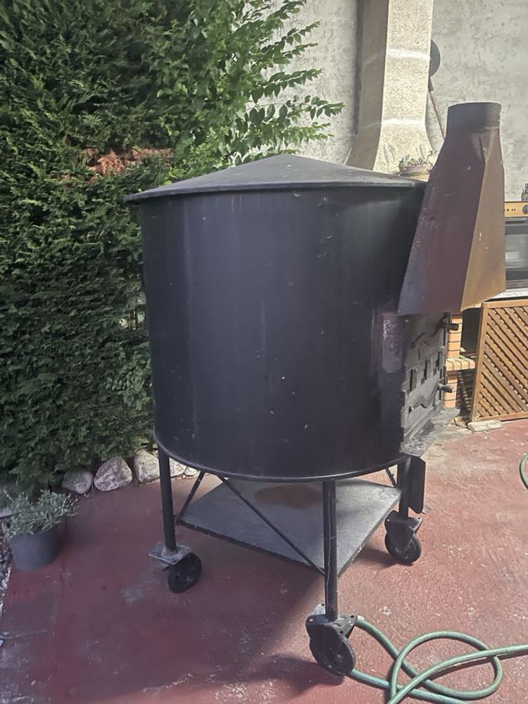 Forno a lenha de ferro móvel (com rodas)