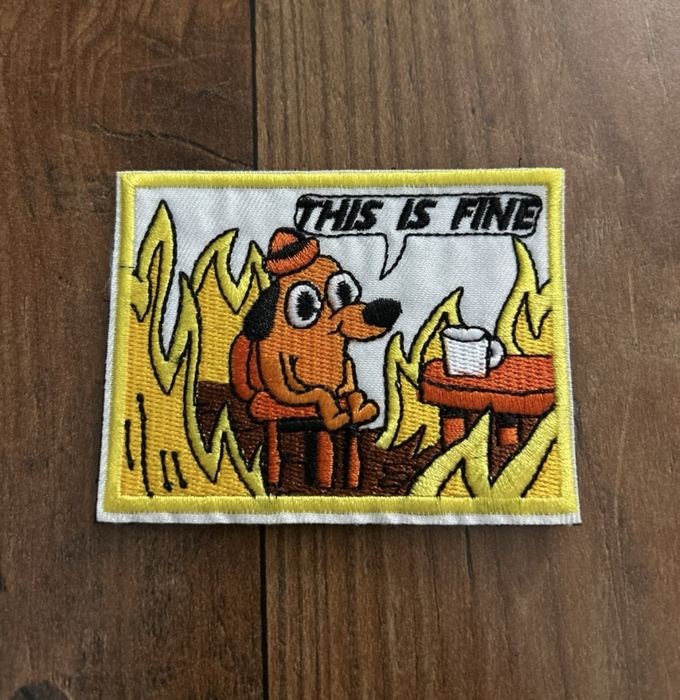 Naszywka z rzepem - This Is Fine - mem