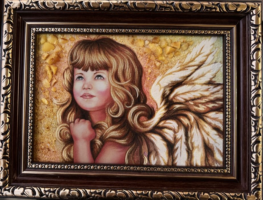 Картина з бурштину «Янголятко»