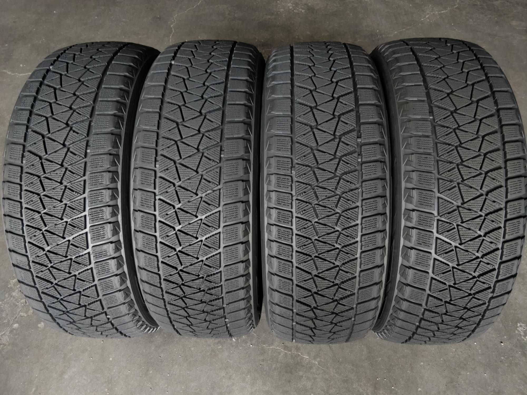 R20 235 55 шини зимові Bridgestone Blizzak DM-V2